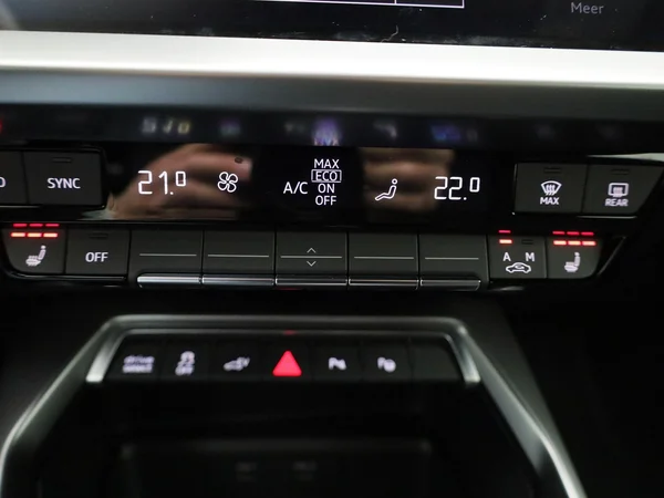 Audi A3 (2021) — foto 17 van 46