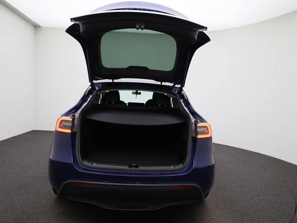 Tesla Model Y (2022) — foto 3 van 43