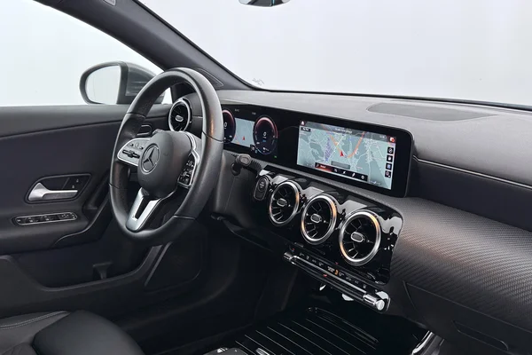 Mercedes-Benz A-Class Sedan PHEV (V177) (2022) — foto 5 van 30