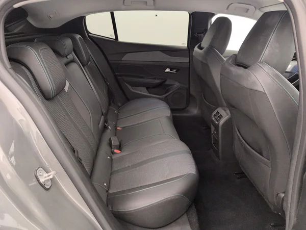 Peugeot 408 (2025) — foto 2 van 32