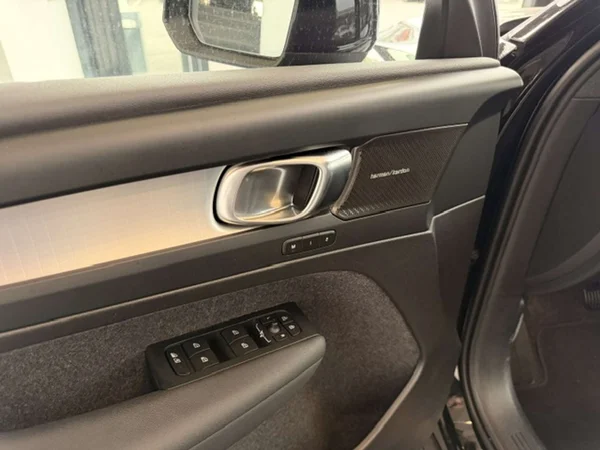 Volvo XC40 (2025) — foto 14 van 22