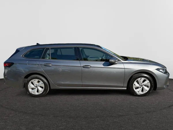 VOLKSWAGEN Passat SW (2024) — foto 20 van 22
