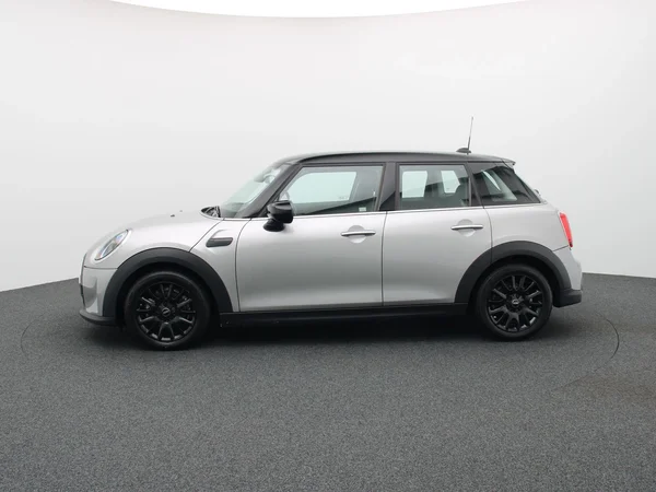 MINI Cooper (2024) — foto 18 van 23