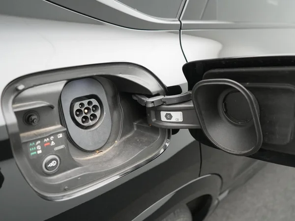 AUDI Q6 Sportback e-tron (2025) — foto 13 van 41