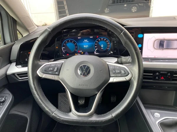 VOLKSWAGEN Golf VIII (2020) — foto 9 van 18