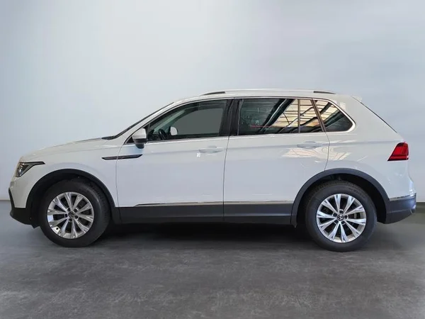 VOLKSWAGEN Tiguan Dsl (2021) — foto 31 van 36