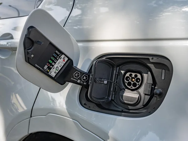Land Rover Discovery Sport (2023) — foto 20 van 30