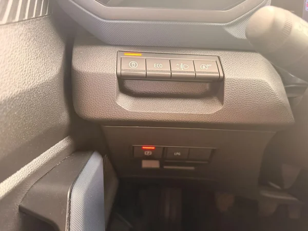 Dacia Duster (2024) — foto 7 van 22