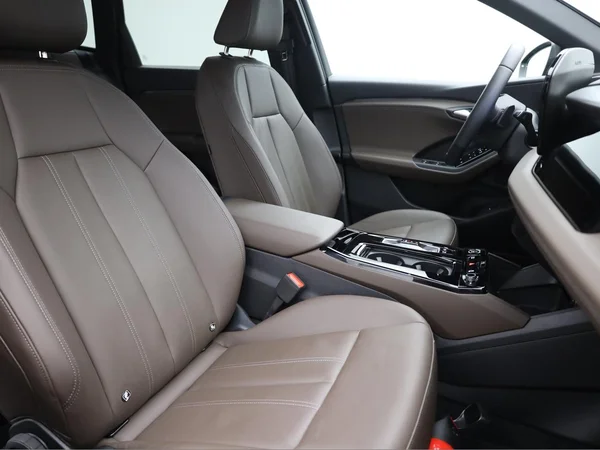AUDI Q6 e-tron (2025) — foto 17 van 22