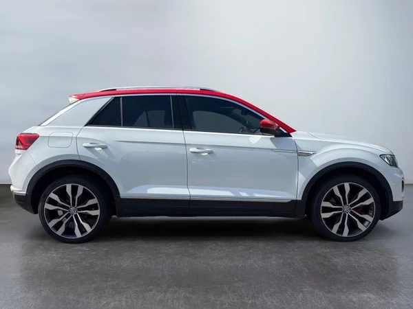 VOLKSWAGEN T-Roc (2018) — foto 29 van 31