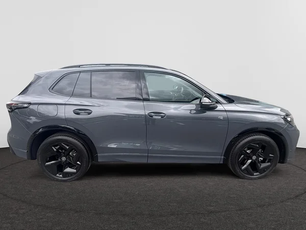 VOLKSWAGEN Tiguan (2025) — foto 7 van 8