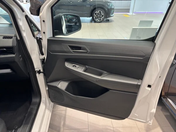 VOLKSWAGEN Caddy Van (2025) — foto 9 van 24