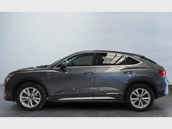 Audi Q3 Sportback (2021) — foto 23 van 29