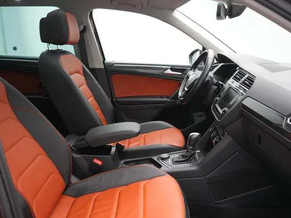 VOLKSWAGEN Tiguan Dsl (2016) — foto 14 van 31