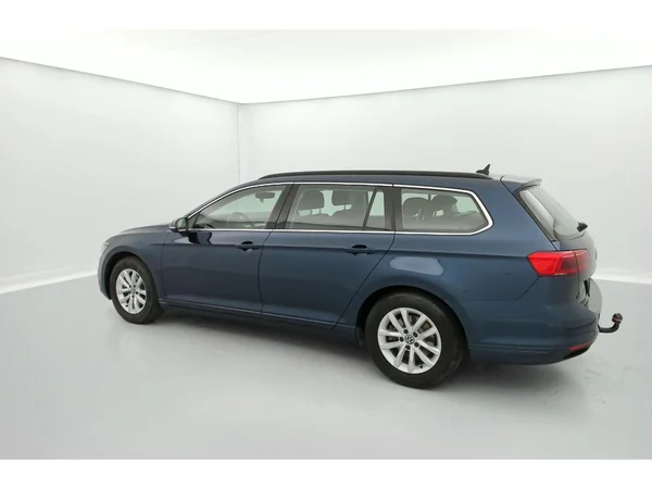 VOLKSWAGEN Passat Variant Dsl (2021) — foto 6 van 36