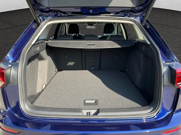 VOLKSWAGEN Golf VIII SW (2024) — foto 20 van 22
