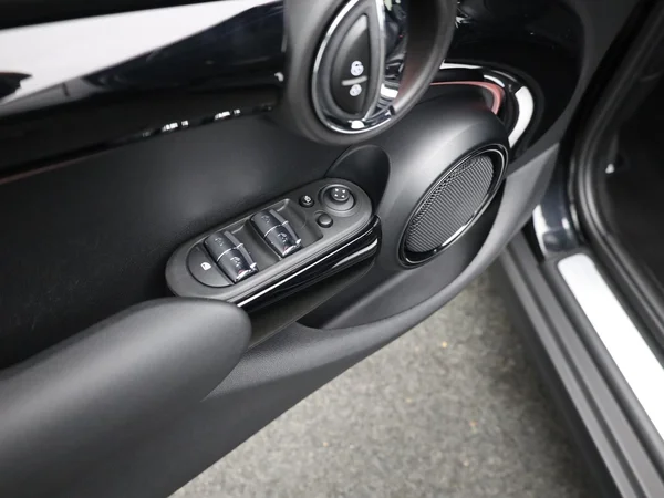 MINI Mini 5 Doors (F55 LCI II) (2022) — foto 5 van 21
