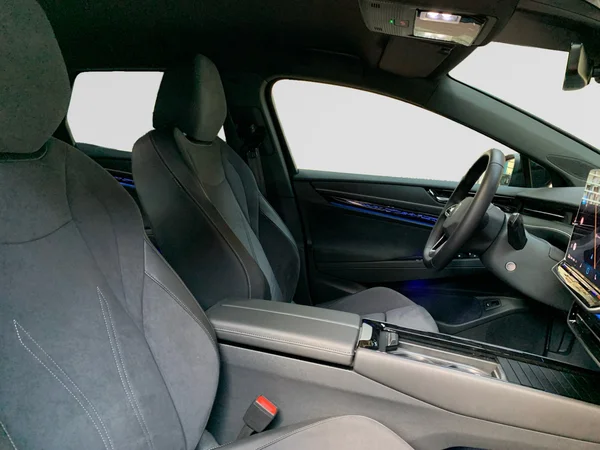 VOLKSWAGEN ID.7 Tourer (2024) — foto 8 van 24