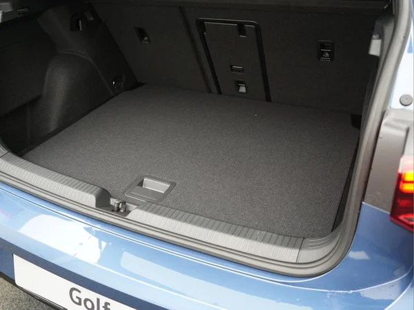 VOLKSWAGEN Golf VIII (2026) — foto 4 van 10