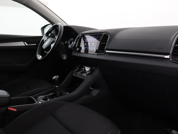 SKODA Karoq (2023) — foto 3 van 27