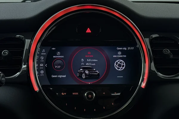 Mini 5 Doors (F55 LCI II) (2021) — foto 3 van 16