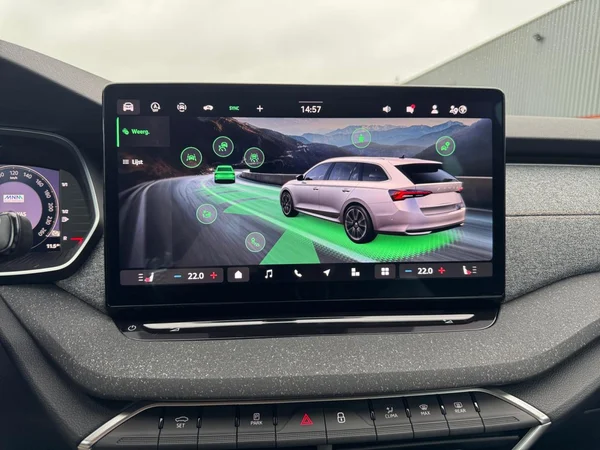 SKODA Octavia Combi (2025) — foto 19 van 21