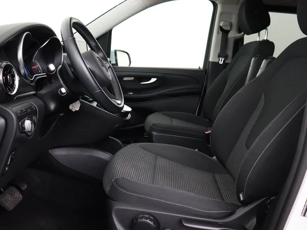MERCEDES V 250 (2022) — foto 2 van 26
