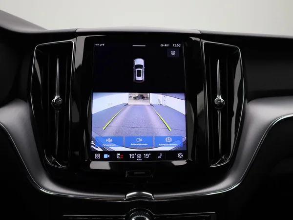 Volvo XC60 (2021) — foto 24 van 44