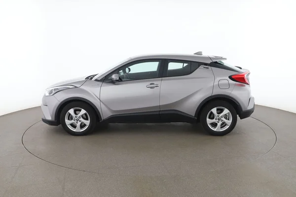 Toyota C-HR (2019) — foto 9 van 16