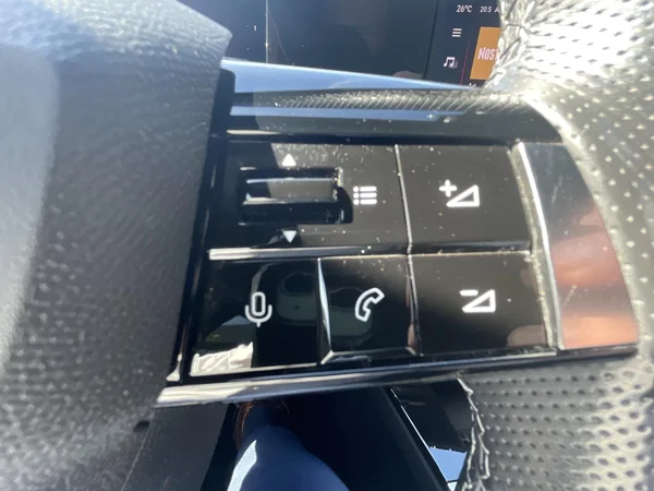 Opel Astra (2022) — foto 8 van 22