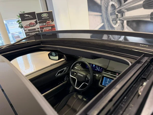 Land Rover Range Rover Velar (2021) — foto 19 van 28
