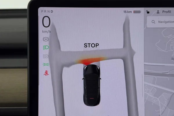 Tesla Model 3 (2023) — foto 6 van 36