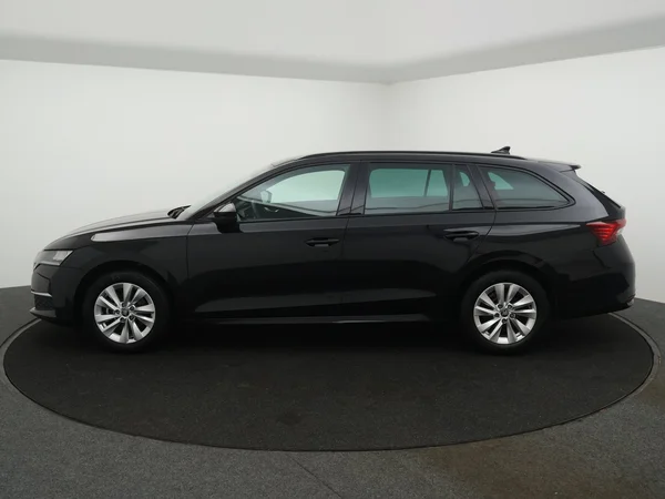 SKODA Octavia Combi (2025) — foto 21 van 28