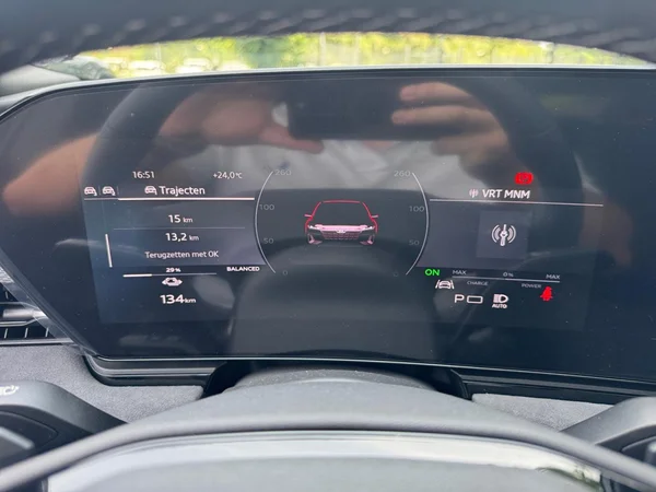 AUDI A6 Sportback e-tron (2026) — foto 6 van 24