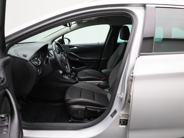 Opel Astra (2021) — foto 38 van 38