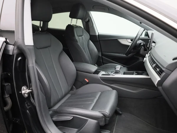 Audi A5 (2022) — foto 35 van 48