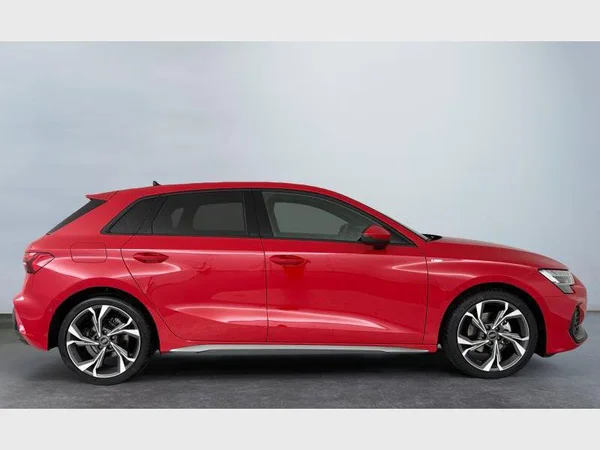 Audi A3 Sportback (2025) — foto 9 van 15