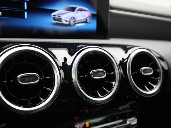 Mercedes-Benz CLA (2022) — foto 27 van 52