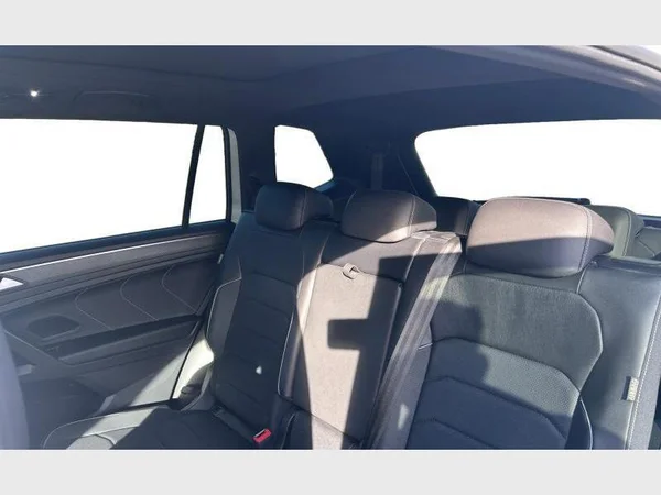 Volkswagen Tiguan Allspace (2022) — foto 2 van 33