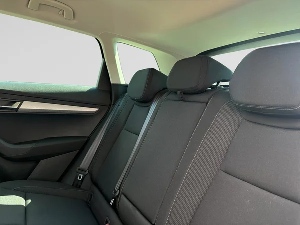 SKODA Karoq (2025) — foto 16 van 24