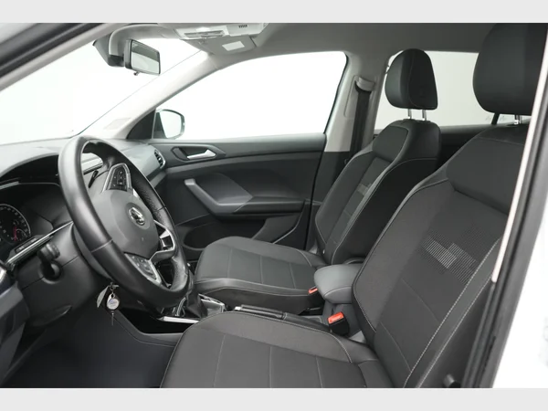VOLKSWAGEN T-Cross (2019) — foto 17 van 22