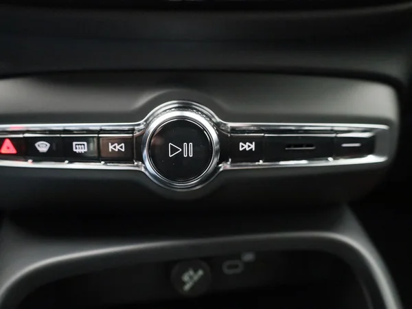 Volvo XC40 (2023) — foto 13 van 41