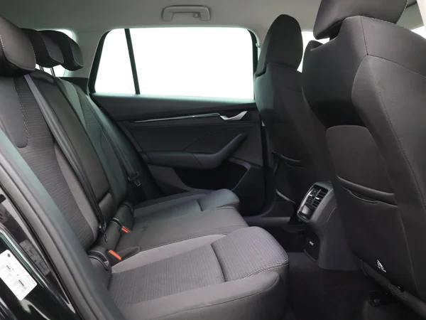 SKODA Octavia Combi (2025) — foto 4 van 28