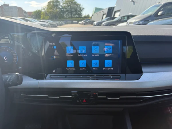VOLKSWAGEN Golf VIII (2024) — foto 8 van 24