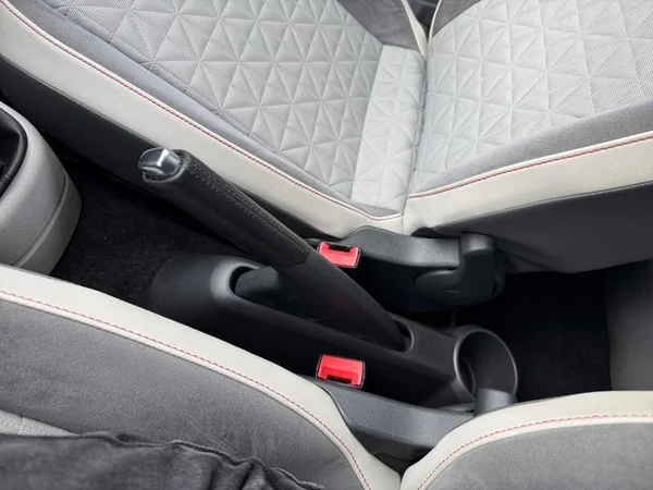 VOLKSWAGEN Up! (2017) — foto 16 van 27