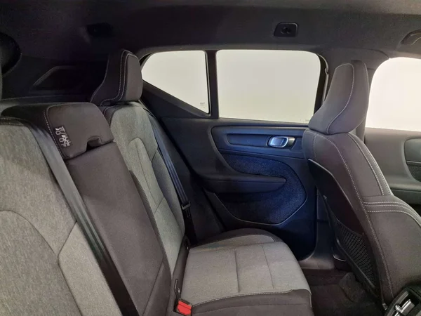 Volvo XC40 (2023) — foto 14 van 16