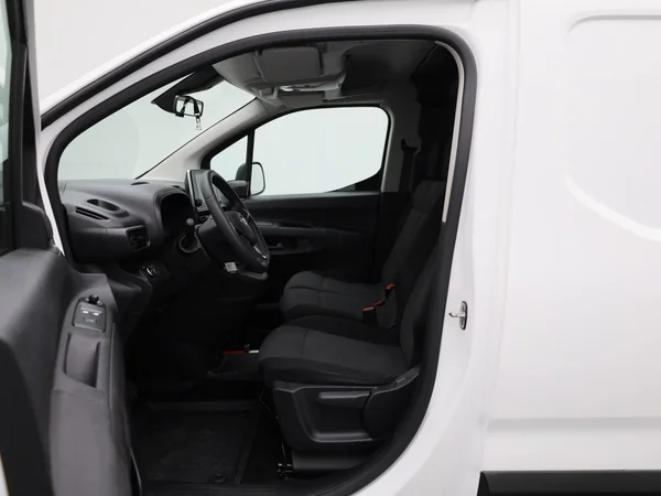 Opel Combo (2022) — foto 35 van 36