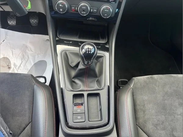 SEAT Leon (2017) — foto 6 van 20