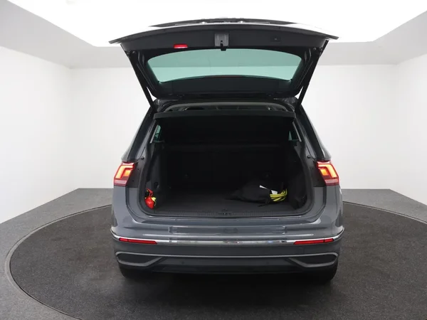 Volkswagen Tiguan (2022) — foto 6 van 29