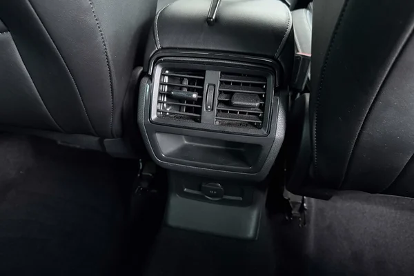 Skoda Karoq (2024) — foto 6 van 34